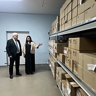 Главы регионального минздрава и Росздравнадзора не нашли залежавшихся лекарств на аптечном складе  